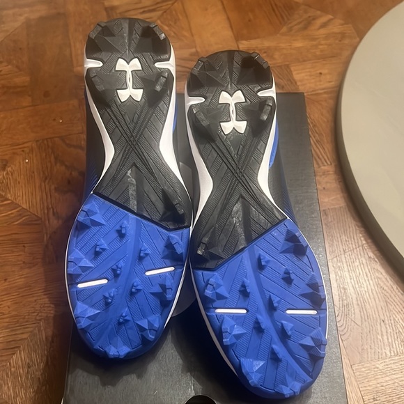 NEW IN THE BOX Under Armour Baseball Cleats Youth 5.5 - Picture 4 of 7